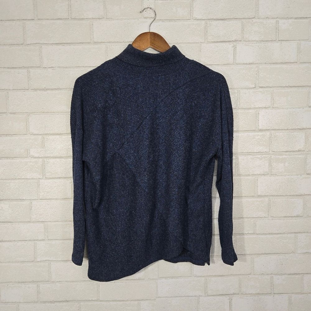Floral & Ivy lightweight turtleneck sweater/ long sleeve